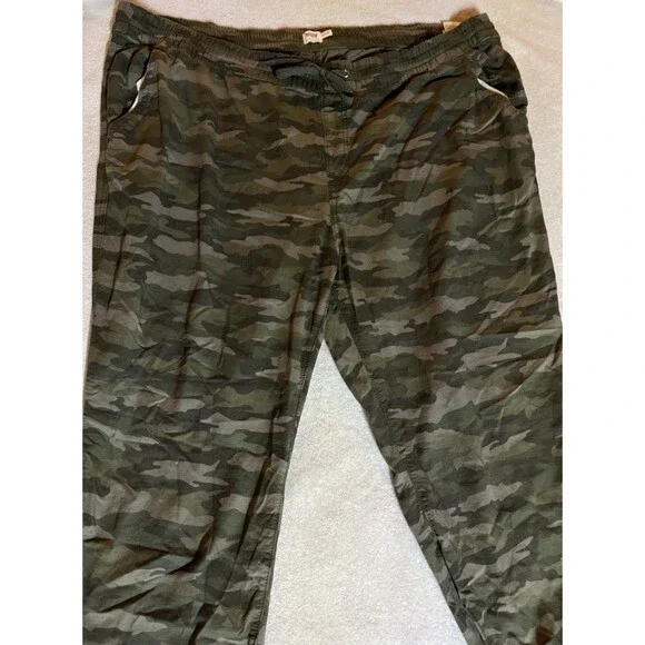 Levi's Camo Jet Set Jogger Pants Women's 24W LEVIS Jeans Army Lightweight pants - Picture 2 of 8